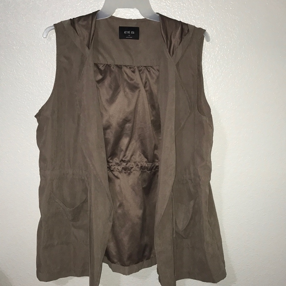 Brown duster vest